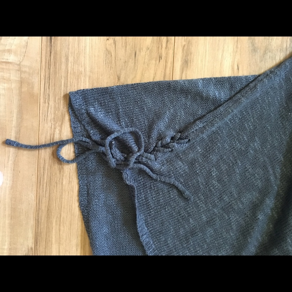 Blue sweater - Picture 2 of 3